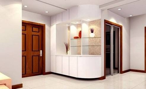 开发商将进户门改为朝内开，购房人以影响使用空间索赔