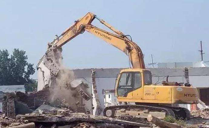 城管局无实施行政强制执行行为职权，其实施的强制拆除行为属于违法行为