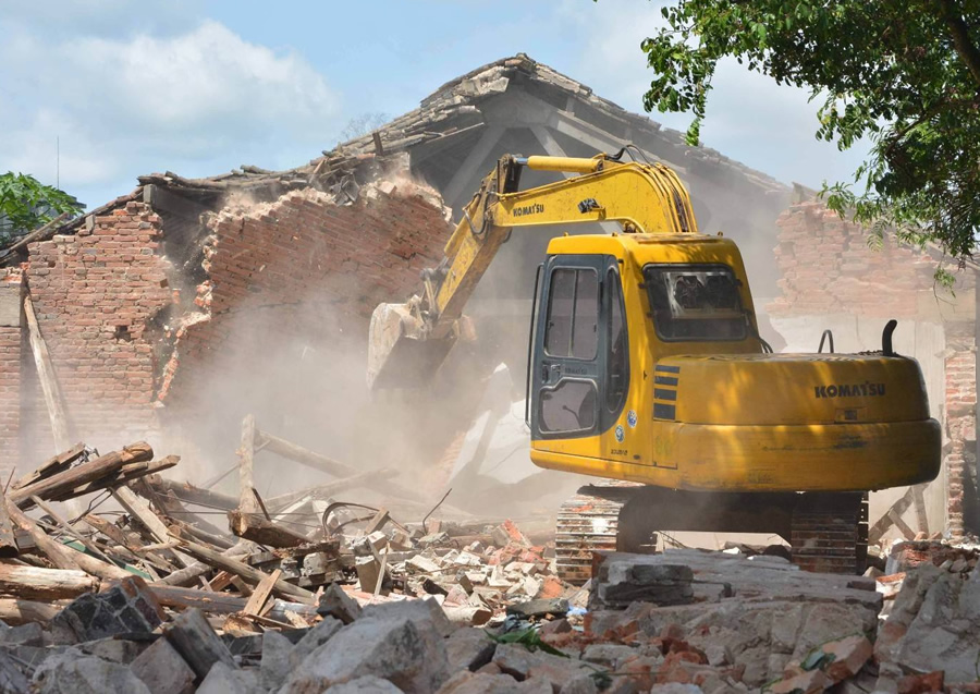 因历史原因未办理产权证的房屋，不宜以系违法建筑为由不予补偿