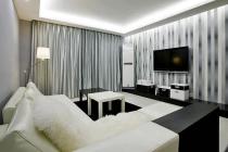 回迁房一房二卖均未办理过户，已获交付房产者优先予以保护