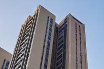 即便是宅基地转让协议被确认无效，但拆迁安置补偿利益仍可归受让人