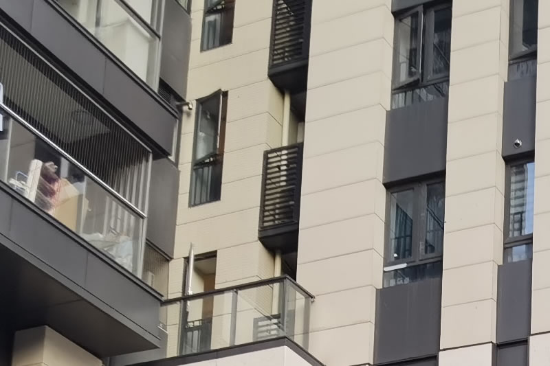 当竣工报送造价与决算审核造价差异巨大，法院裁定通过司法鉴定予以确定并无不当