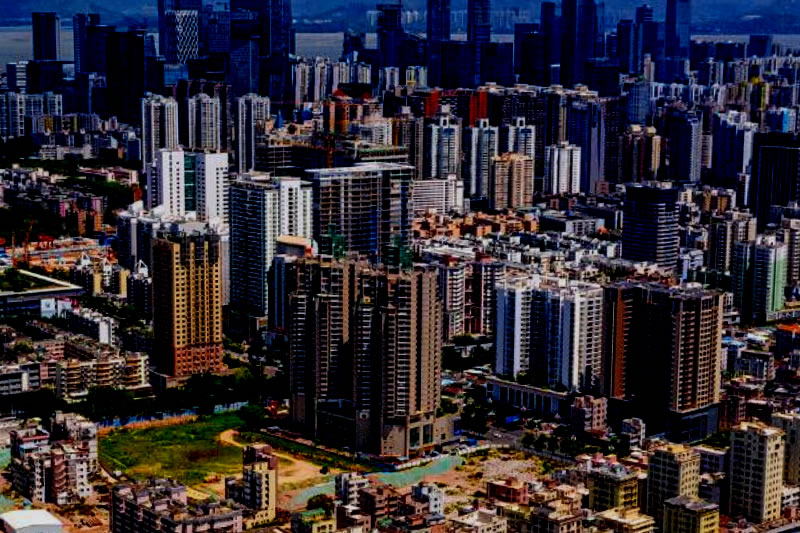 即便是开发商被申请破产清算，仍应当给购房人办理过户登记