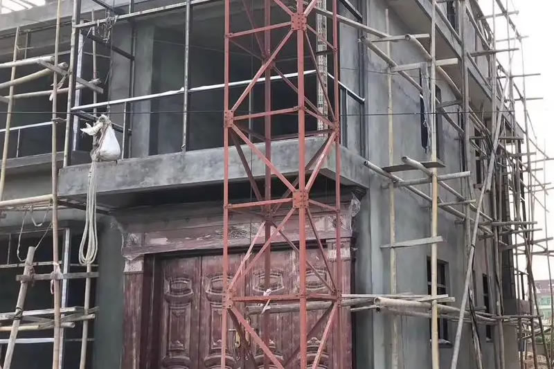 村民转为城镇户籍后，宅基地使用权因宅基地上旧房拆除而丧失