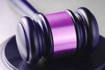 双方就续租通过微信沟通达成一致，视为已书面形式续签房屋租赁合同