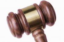 现实中农民如拥有两处住宅，违反宅基地一户一宅政策吗？