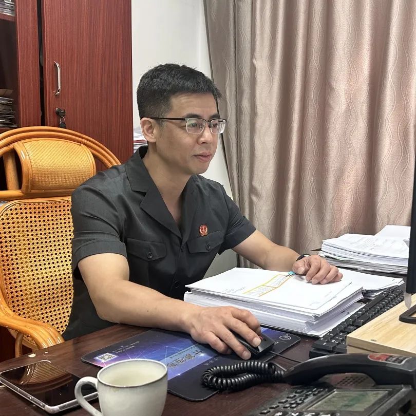 如老旧小区里停车未缴费，管理人能直接锁车催缴吗？