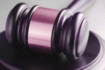 农村自建房换瓦出事，无资质施工谁担责？